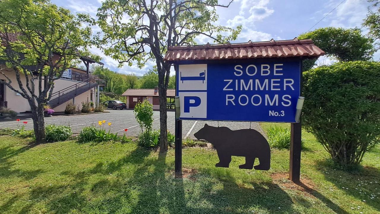 Family Puskaric Hotel Szluin Kültér fotó